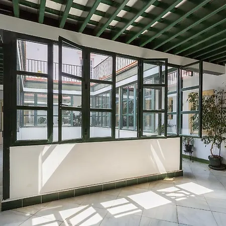 Muralla 3 Luminoso Parking