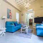 Muralla 3 Luminoso Parking חרז